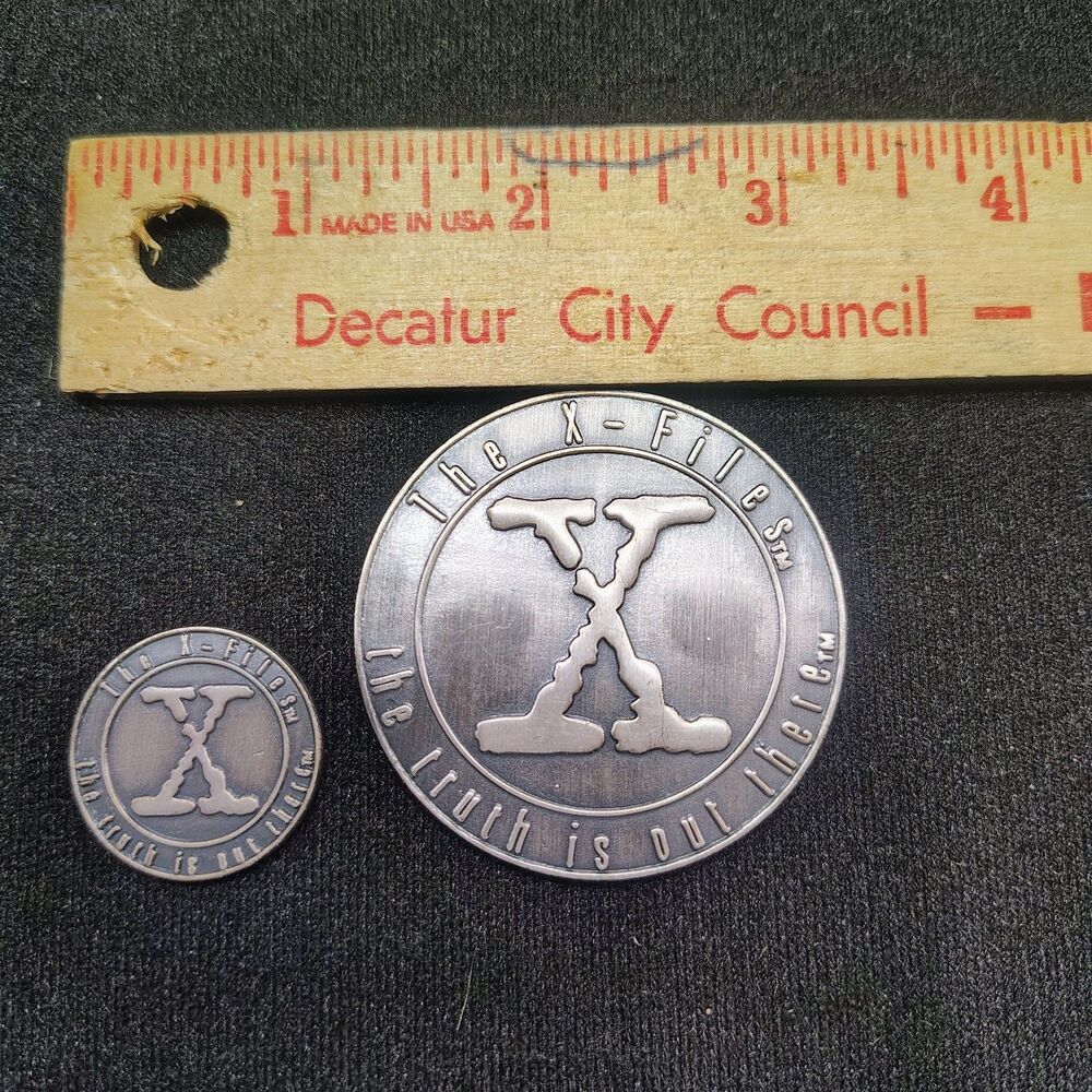 Vintage 1996 X-Files Pin & Magnet Salesman Sample Set Twentieth Century Fox